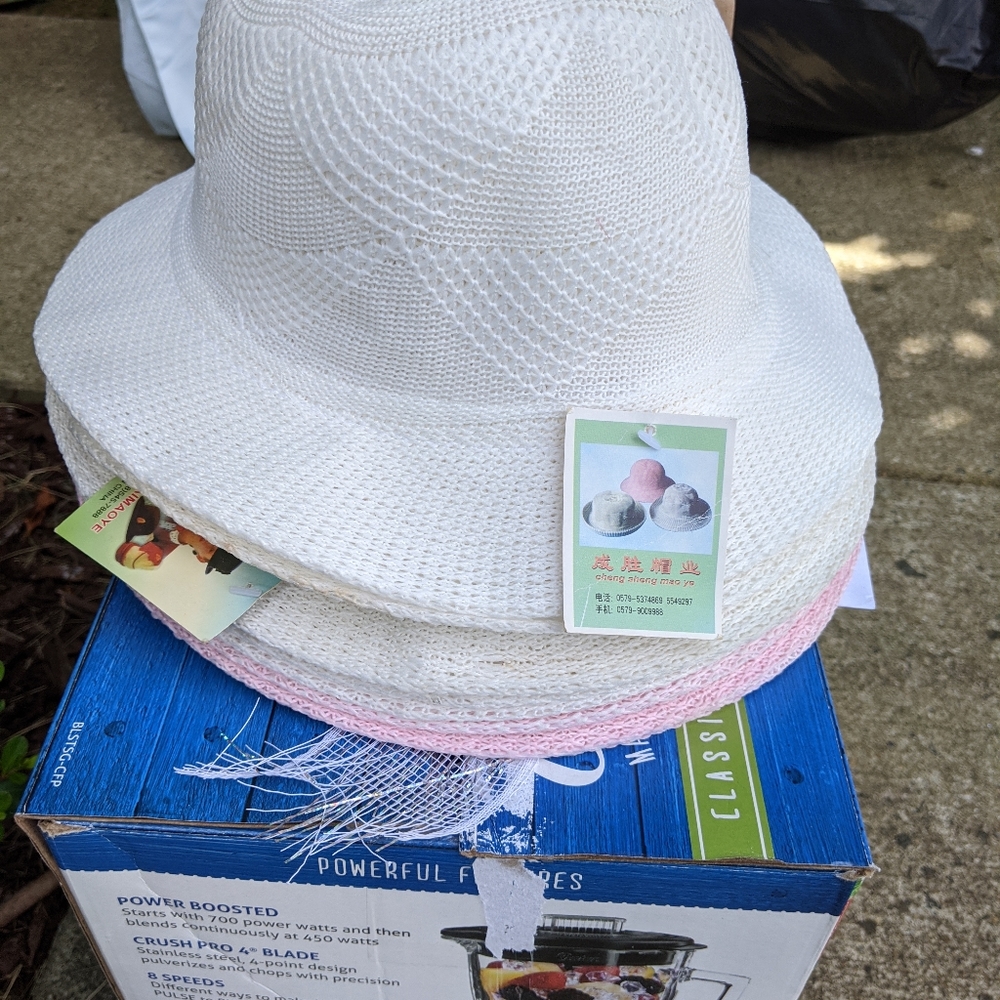 Hat - Picture 4 of 4